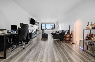 Fairview at Forest Hills unit A900, Forest Hills, NY 11375 - photo 7