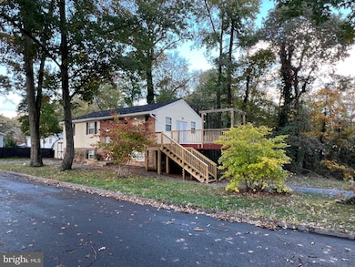 521 Laurel Dr, Lusby, MD 20657 - photo 2