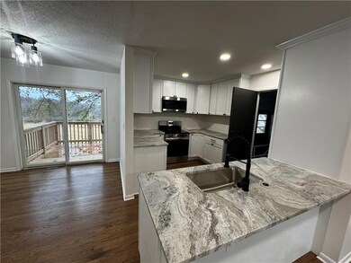 11416 Myrtle Ave, Kansas City, MO 64137 - photo 3