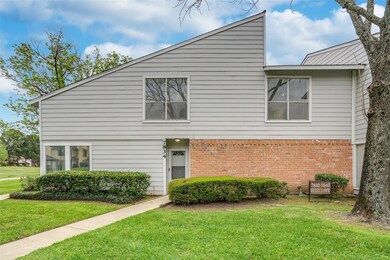 7834 Green Lawn Dr unit 7834, Houston, TX 77088 - photo 2