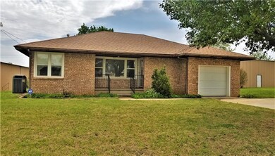3 Bed/2 Bath on 3 acres (MOL) with two large shops