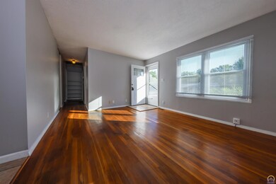 4806 SW 28th St, Topeka, KS 66614 - photo 5