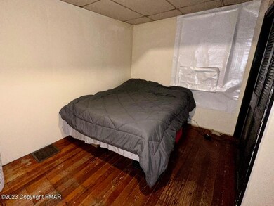 1142 Greenway Ave, Stroudsburg, PA 18360 - photo 7