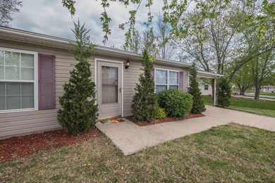 206 Mohawk Ave Columbia MO-small-022-26-