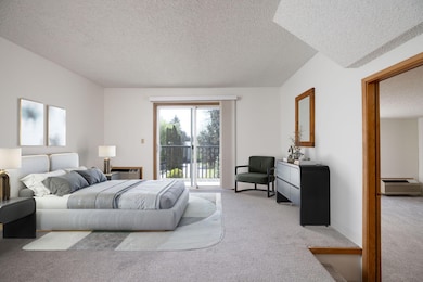 1565_NW_Wall_St_136-137-21_Furniture