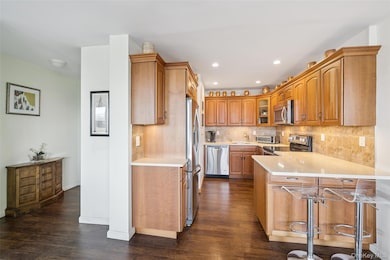 166-40 Powells Cove Blvd unit 9B, Flushing, NY 11357 - photo 3