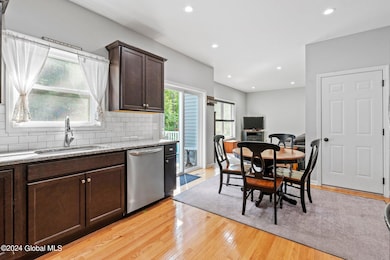 25-web-or-mls-2762-w-lydius-st
