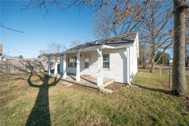 905 Mcclure Rd, Columbus, IN 47201 - photo 2