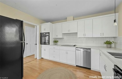 5004 Edinborough Rd, Greensboro, NC 27406 - photo 5