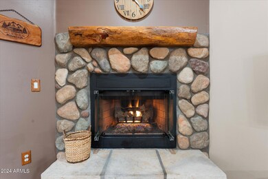 07-007-living-room