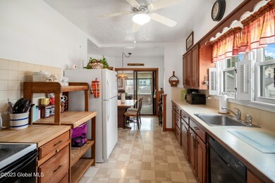 45 Meadowlawn Ave, Troy, NY 12180 - photo 7