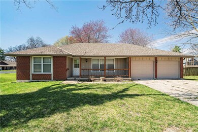 713 NW 15th St, Blue Springs, MO 64015 - photo 2