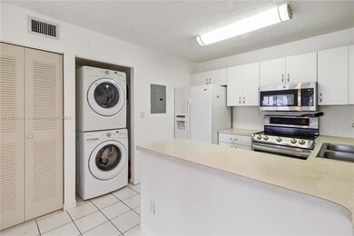 7680 SW 153rd Ct unit 105, Miami, FL 33193 - photo 5