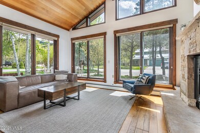 1664 Deer Blvd-005-011-Living Room-MLS_S