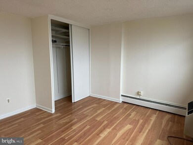 Radnor House unit 1014, Bryn Mawr, PA 19010 - photo 4