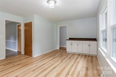 16 Merritt Dr, Asheville, NC 28806 - photo 6