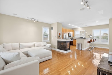 015_-de2a0237eb6c_j upper 267