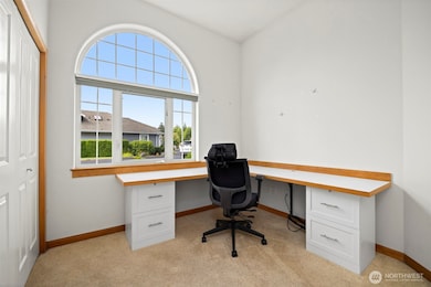 The office looks out to the southerly views which gives it an abundance of natural sunlight.