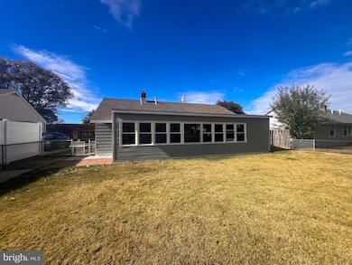 384 Windsor Dr, Bellmawr, NJ 08031 - photo 3