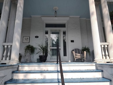 117 Circular St unit 2, Saratoga Springs, NY 12866 - photo 2