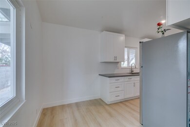 709 N 22nd St, Las Vegas, NV 89101 - photo 7