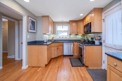 37 Normandy Rd, Springfield, MA 01106 - photo 4