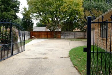 305 Elisha Ct, Bedford, TX 76021 - photo 2