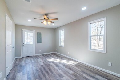 220 W Murray St, Denison, TX 75020 - photo 6