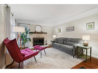 3286 NE Holman St, Portland, OR 97211 - photo 5