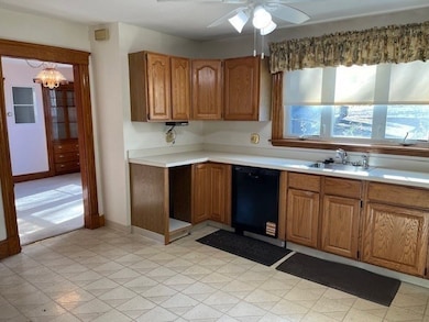 28 Wyman St, Lynn, MA 01905 - photo 4