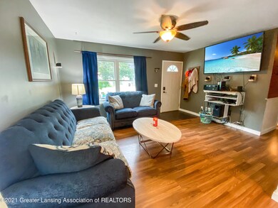 521 Beechwood St, Lansing, MI 48910 - photo 3