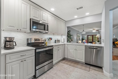 Welcome to 596 N Nova Rd #303