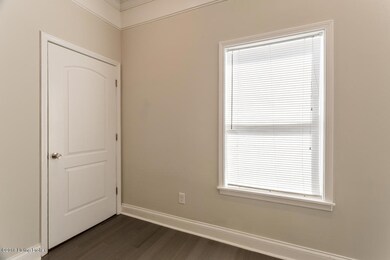 305 S Spring St-7