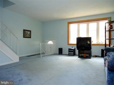 2833 Maxwell St, Philadelphia, PA 19136 - photo 3