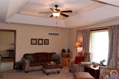 6005 SW 44th St, Topeka, KS 66610 - photo 4