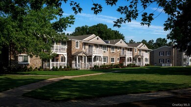 9 Williams Blvd unit 1-1E, Lake Grove, NY 11755 - photo 5