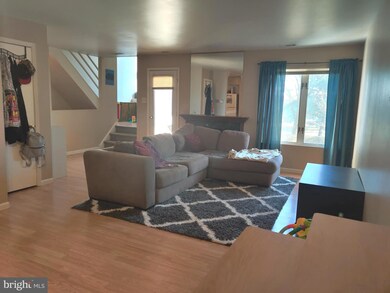 276 Juanita Ct unit 1510, Levittown, PA 19057 - photo 5