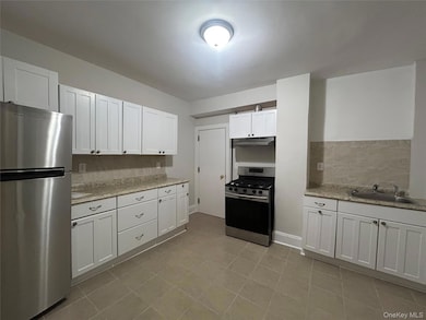144 Waverly St unit 3, Yonkers, NY 10701 - photo 3
