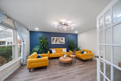 8 Hampton Ct, Mundelein, IL 60060 - photo 6