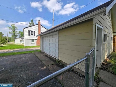 729 15th St N, Virginia, MN 55792 - photo 5