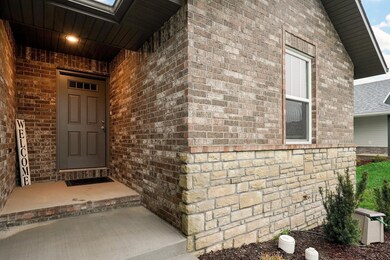 842 E Acacia Ln-40