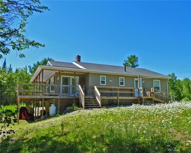 Spacious deck with ramp entry