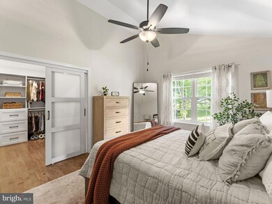 8923 Triple Ridge Rd, Fairfax Station, VA 22039 - photo 5