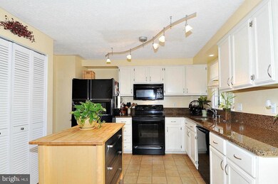 13108 N Point Ln, Laurel, MD 20708 - photo 5
