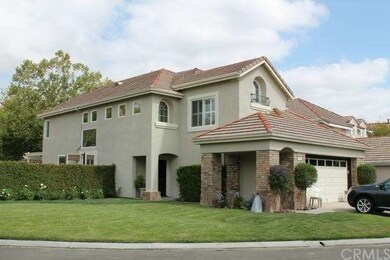 Look at the HUGE front yard!!