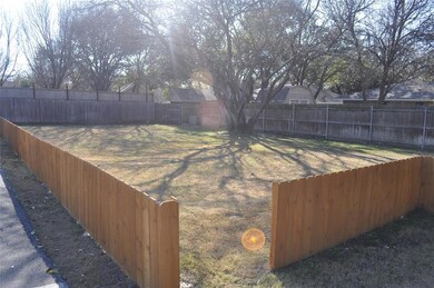 6412 Woodway Dr, Fort Worth, TX 76133 - photo 4