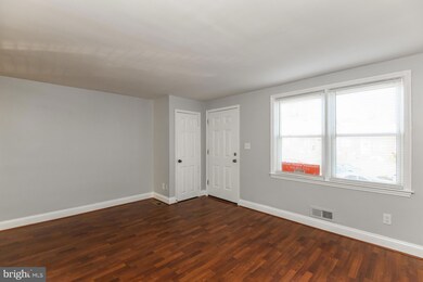 574 Lucia Ave, Baltimore, MD 21229 - photo 3