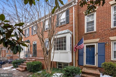 822 Bashford Ln, Alexandria, VA 22314 - photo 2