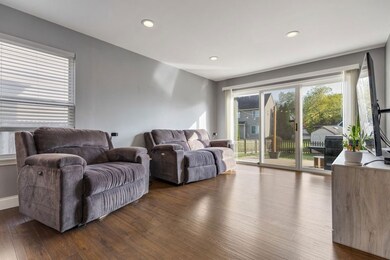 897 N Camden Ln, South Elgin, IL 60177 - photo 7