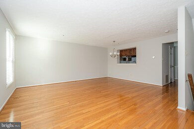 20534 Lowfield Dr, Germantown, MD 20874 - photo 2
